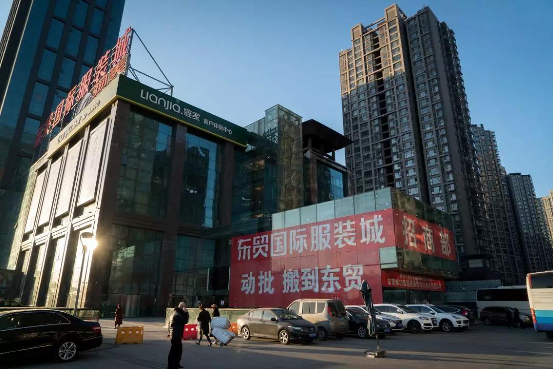 位于河北燕郊的东贸服装城